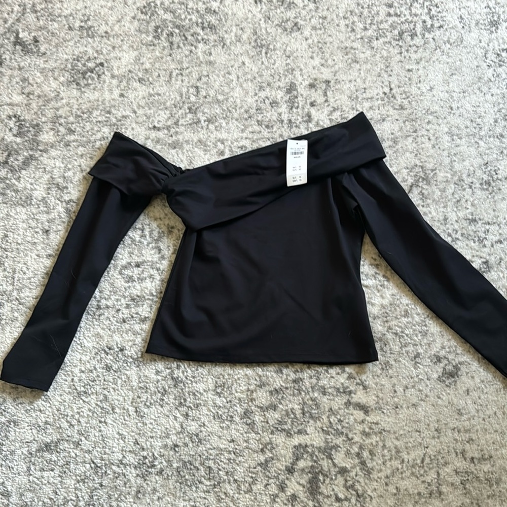 Abercrombie and fitch asymmetrical, off the shoulder top